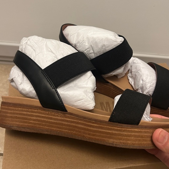 Brand new Steve Madden sandals - Picture 4 of 4